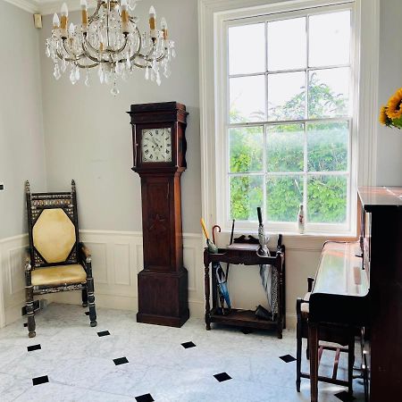 Beautiful Private 2 Bedroom Suite In Mansion Home With Free Parking Hove Exterior foto